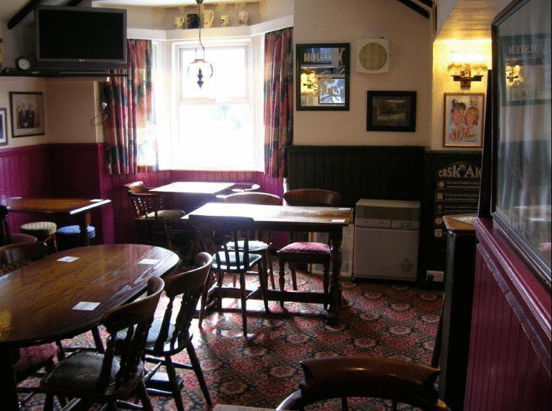 ווקינגהאם The Emmbrook Inn Hotel מראה חיצוני תמונה